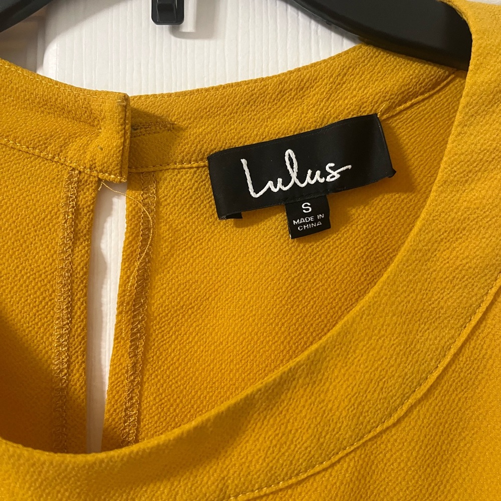 Adorable lulus blouse - Picture 2 of 3